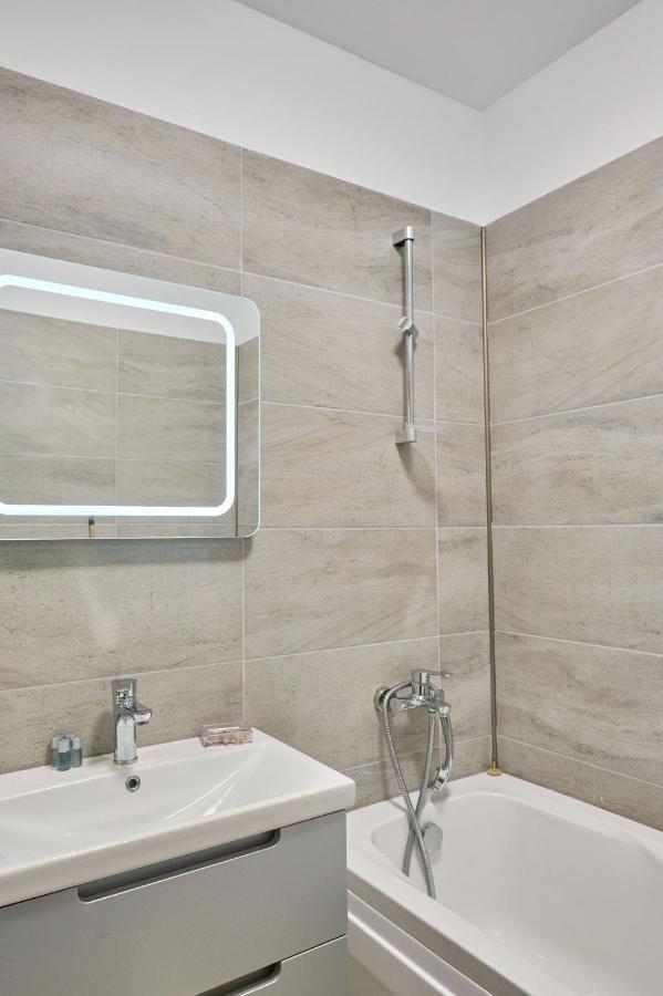 Crazy Sea View 1BR Apartment ALEZZI Spa Pools Parking Mamaja Zewnętrze zdjęcie